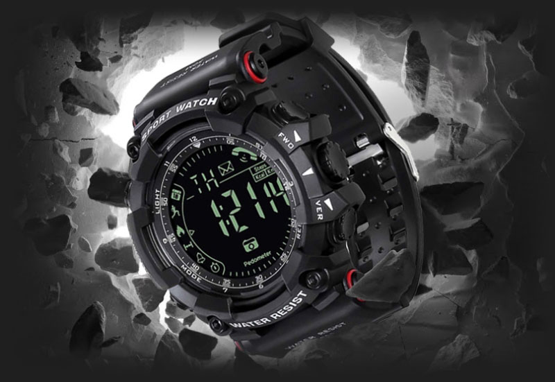 Dettaglio del design resistente del BRV Tactics SmartWatch 69